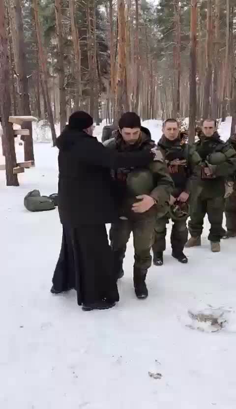 пост перед причастием и исповедью. надо ли поститься перед причастием. причащение это кратко. что нельзя перед причастием. памятка как подготовиться к исповеди.