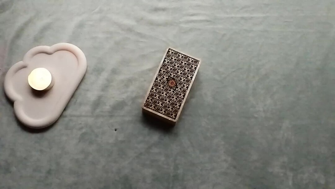 Карты гадальные таро любви. Тёмные колоды таро галерея. Астро таро рассел грант. Колода таро эстетика. Таро алистера кроули галерея.