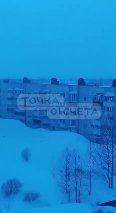 Жители Сахалина начали прыгать из окон в сугробы после мощнейшего снегопада