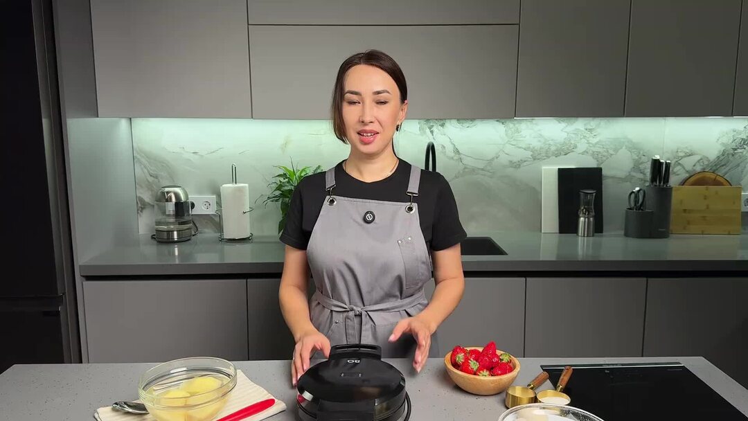 Готовлю пока чайник закипает: вафли - к чаю и на завтрак, сразу 2 ...