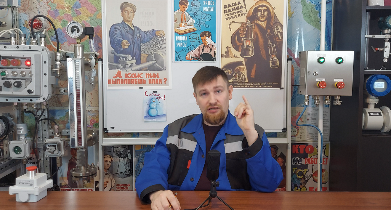 подросток и легкий труд. на какую работу можно устроиться в 16 лет. куда можно устроиться на работу в 16. работа вахтой. курьер подросток.