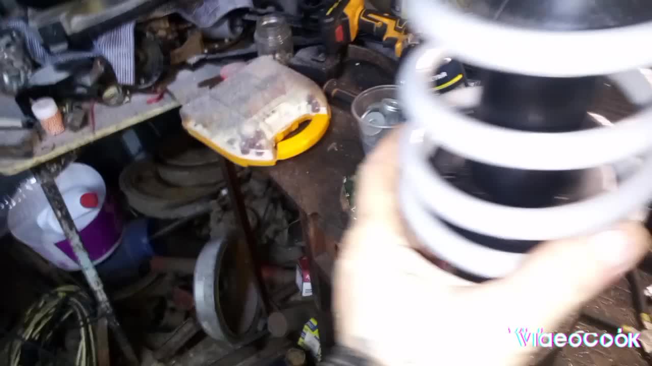 Как заменить на ваз. Подшипник ступицы ваз 2111. Как заменить на ваз. Топливный фильтр ваз 2110 расположен в. Крепление моторчика печки ваз 2114.