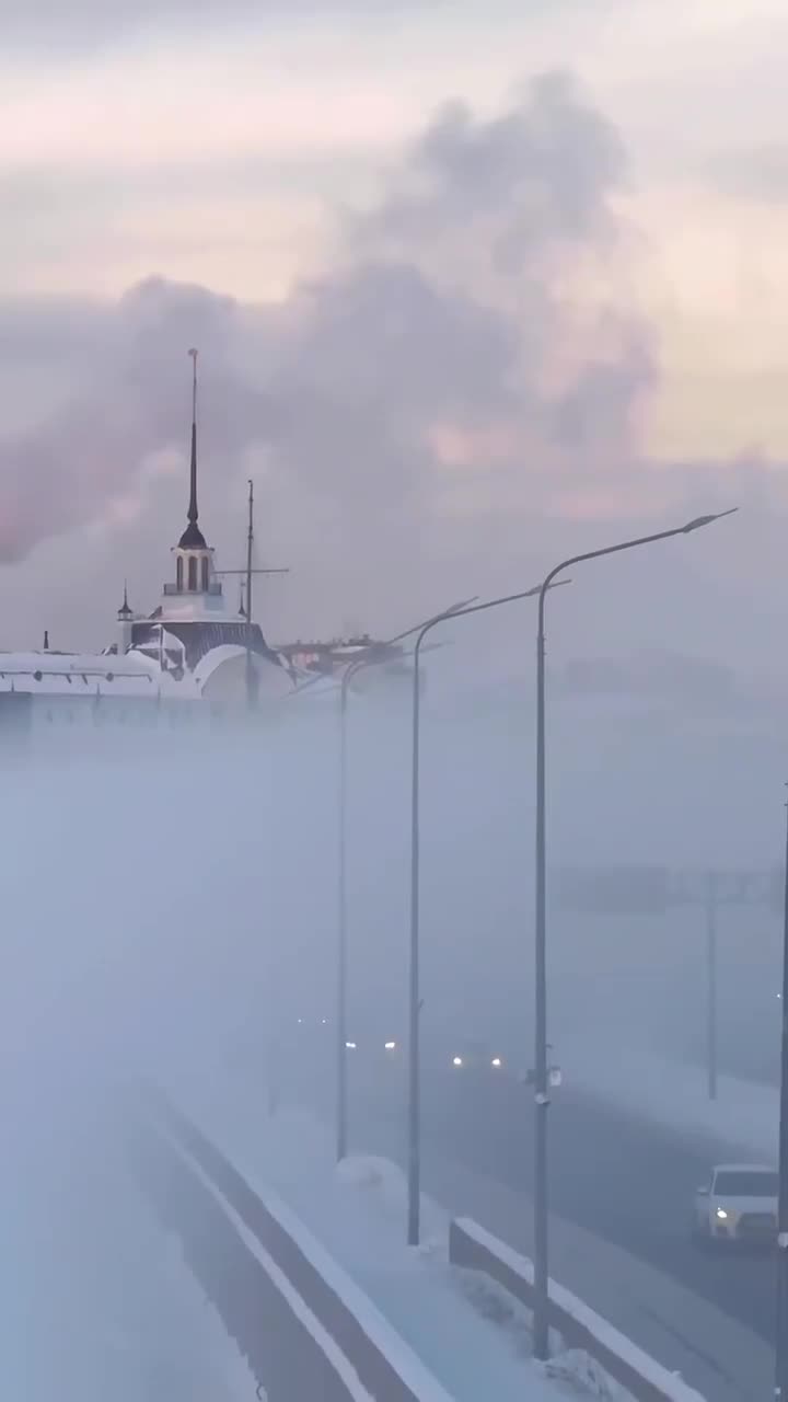 Город в тумане. Город в тумане. Фонарь в тумане. Мрачный город в тумане. Улица в тумане.