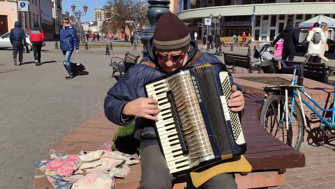 Музыки чарующие звуки. Фея музыки. Мир чарующих звуков. Чарующие звуки музыки. Фон для музыканта.