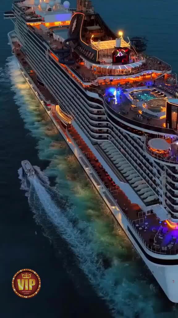 Задача про поезд. Поезд проезжает мимо лесополосы. , двигаясь равномерно со скоро. Задачи на длину поезда. Задачи на длину поезда.