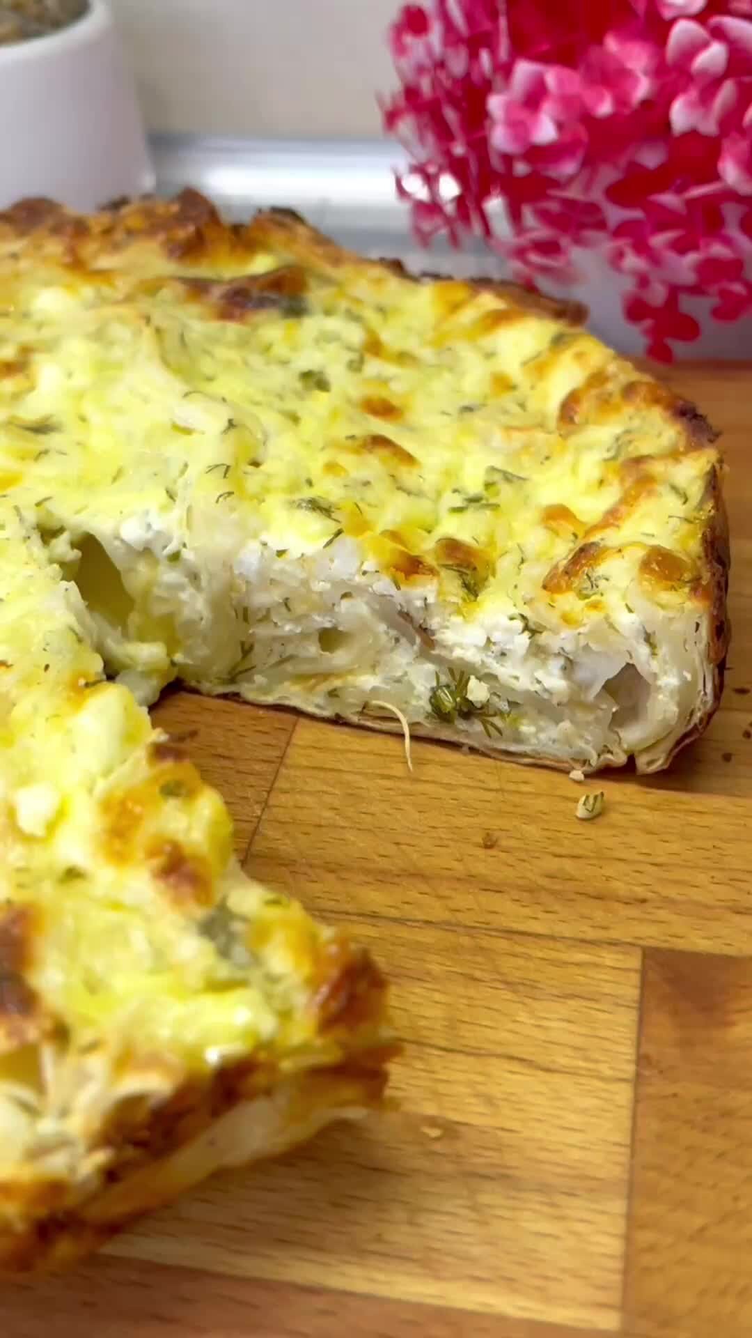 пирог из лаваша с фаршем и сыром в духовке. пироги в лаваше в духовке рецепт. пирог с яблоками излаваща. пирог из лаваша с сыром. вертута ллаваш.