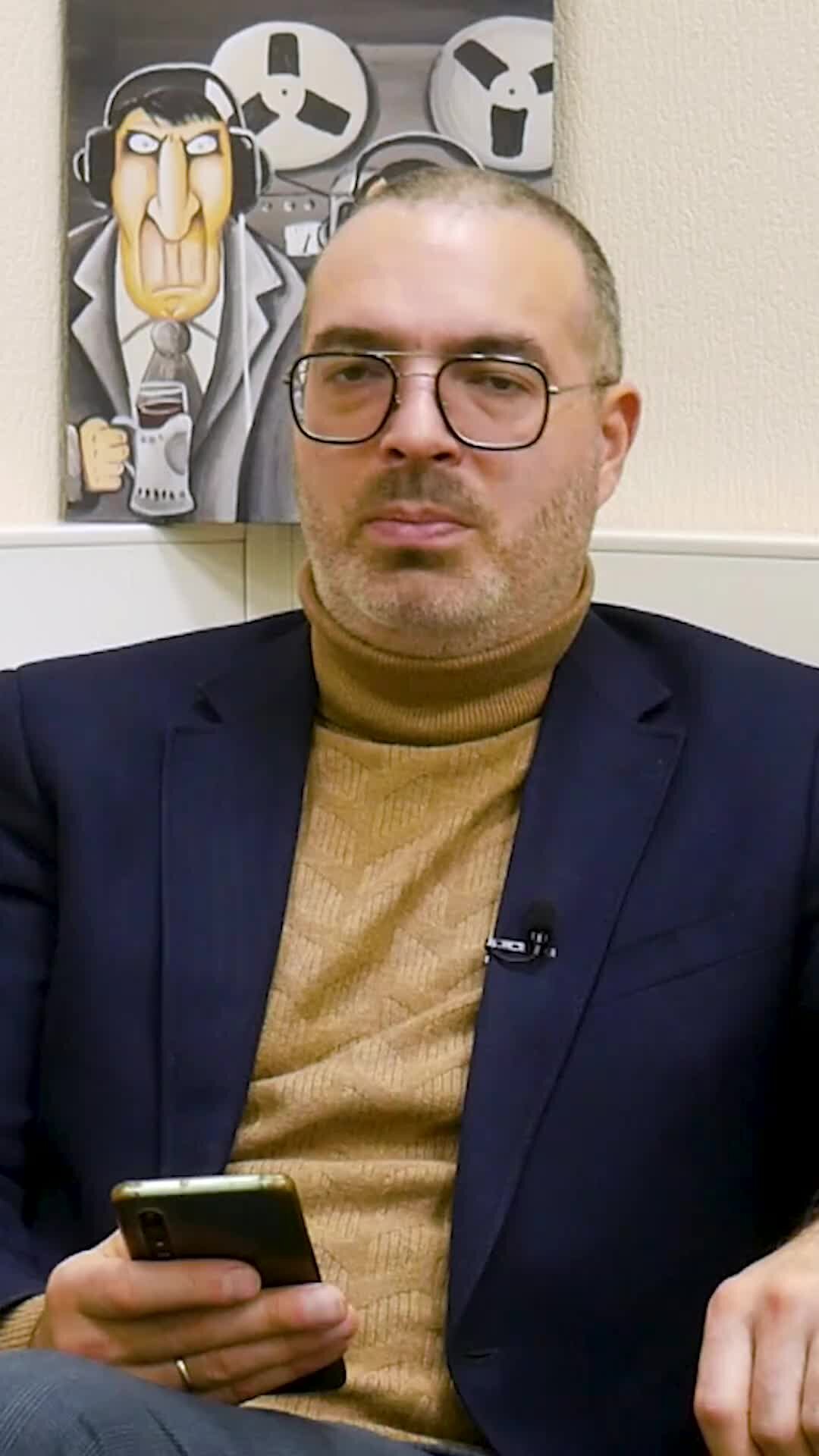 Дергается стрелка на часах. Спидометр. Дергается стрелка на часах. Болтается стрелка на самоклеящихся часах. Дергается стрелка на часах.