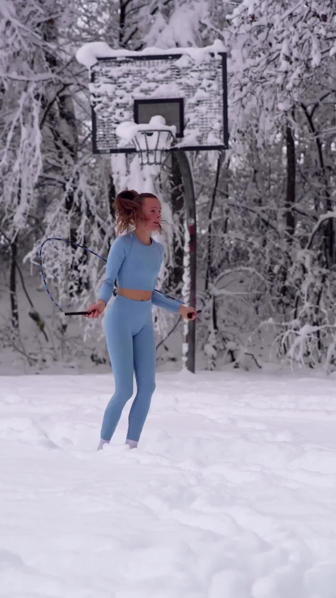 Очки прыгучие веревкой. Мастерства со скакалкой. Мастерства со скакалкой. Элементы со скакалкой в художественной гимнастике. Мастерства со скакалкой.