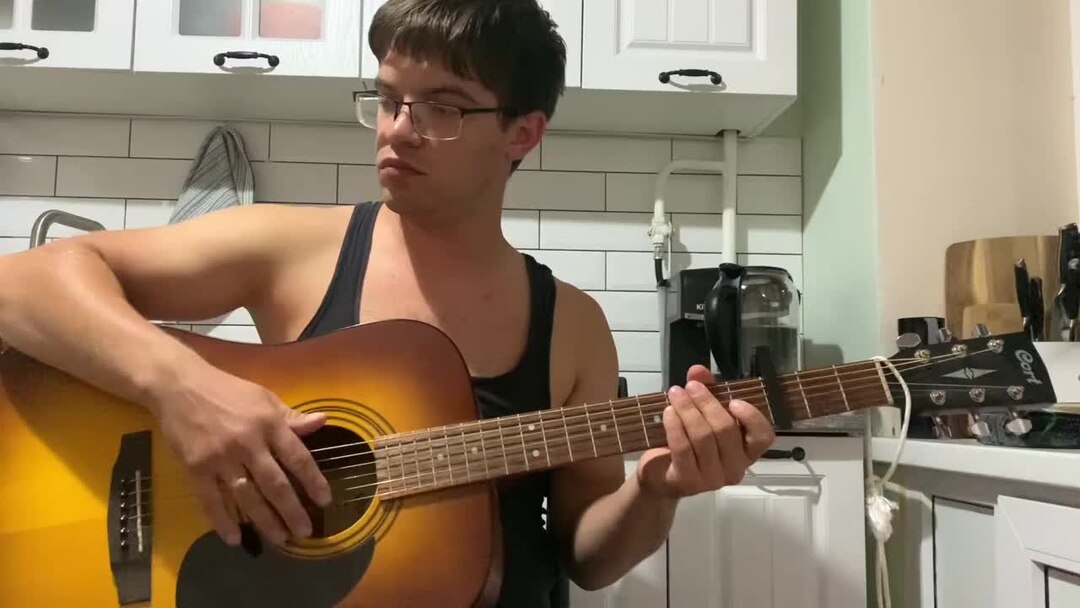 Перемотка встречная бой. Солнце перемотка аккорды для гитары. Как часто менять струны бас. Перемотка на гитаре. Намотка струн на колки электрогитары.