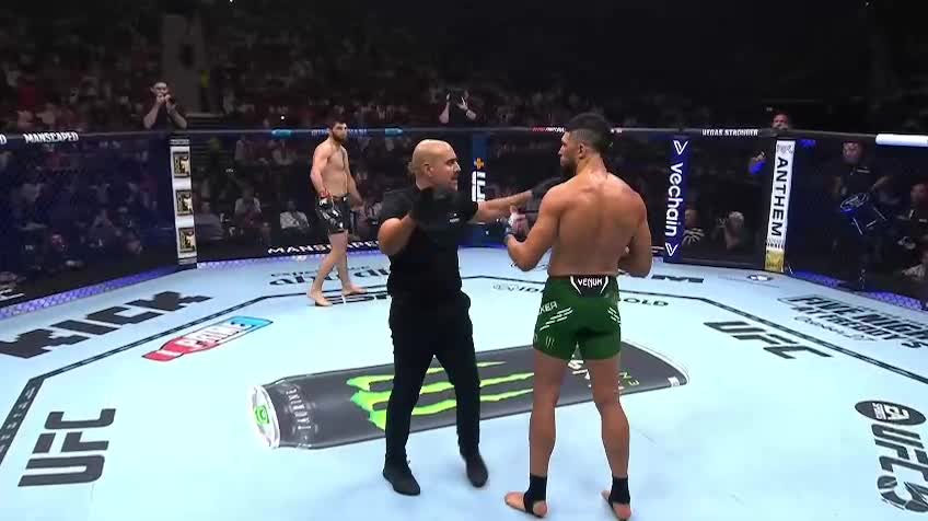 магомед алибулатович анкалаев. ислам махачев оливейра. бой махмуд мурадов юфс. дариуш гамрот. махачев юфс 2023.