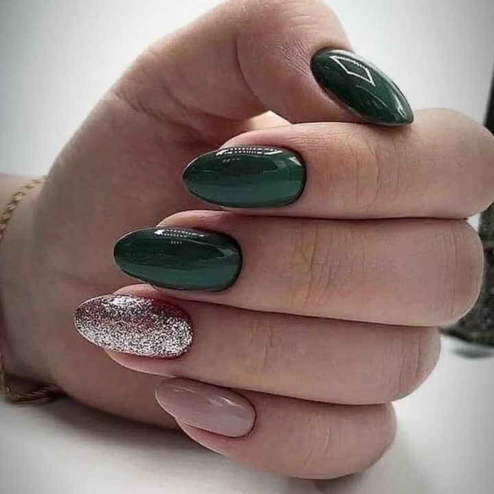 стильный маникюр 2023 года.