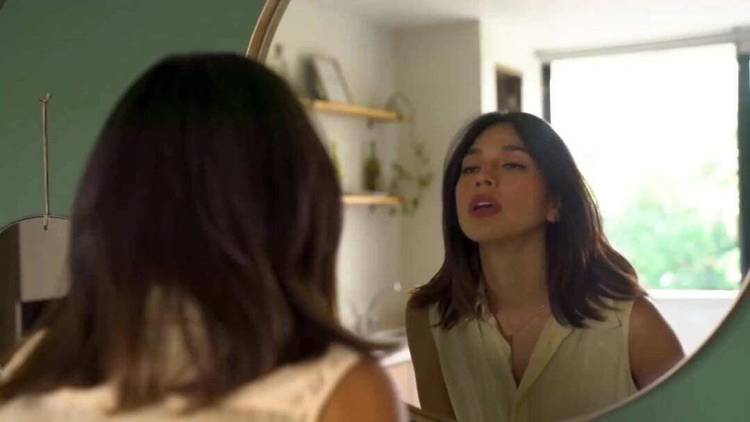 В её глазах сериал нетфликс. Невеста lesbian. Фотосессия подруг. Дэниел лиссинг фильмы. Три ее.