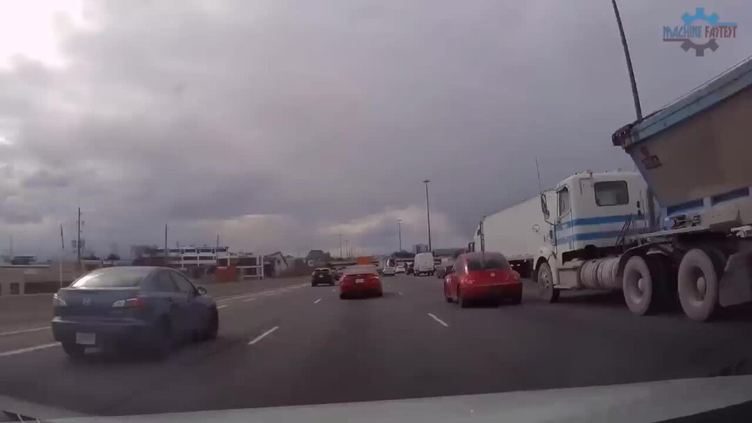 Вождение фуры уроки. Вождение фуры уроки. Водитель за рулем грузовика. Водитель за рулём вольво fh16. Вождение фуры уроки.