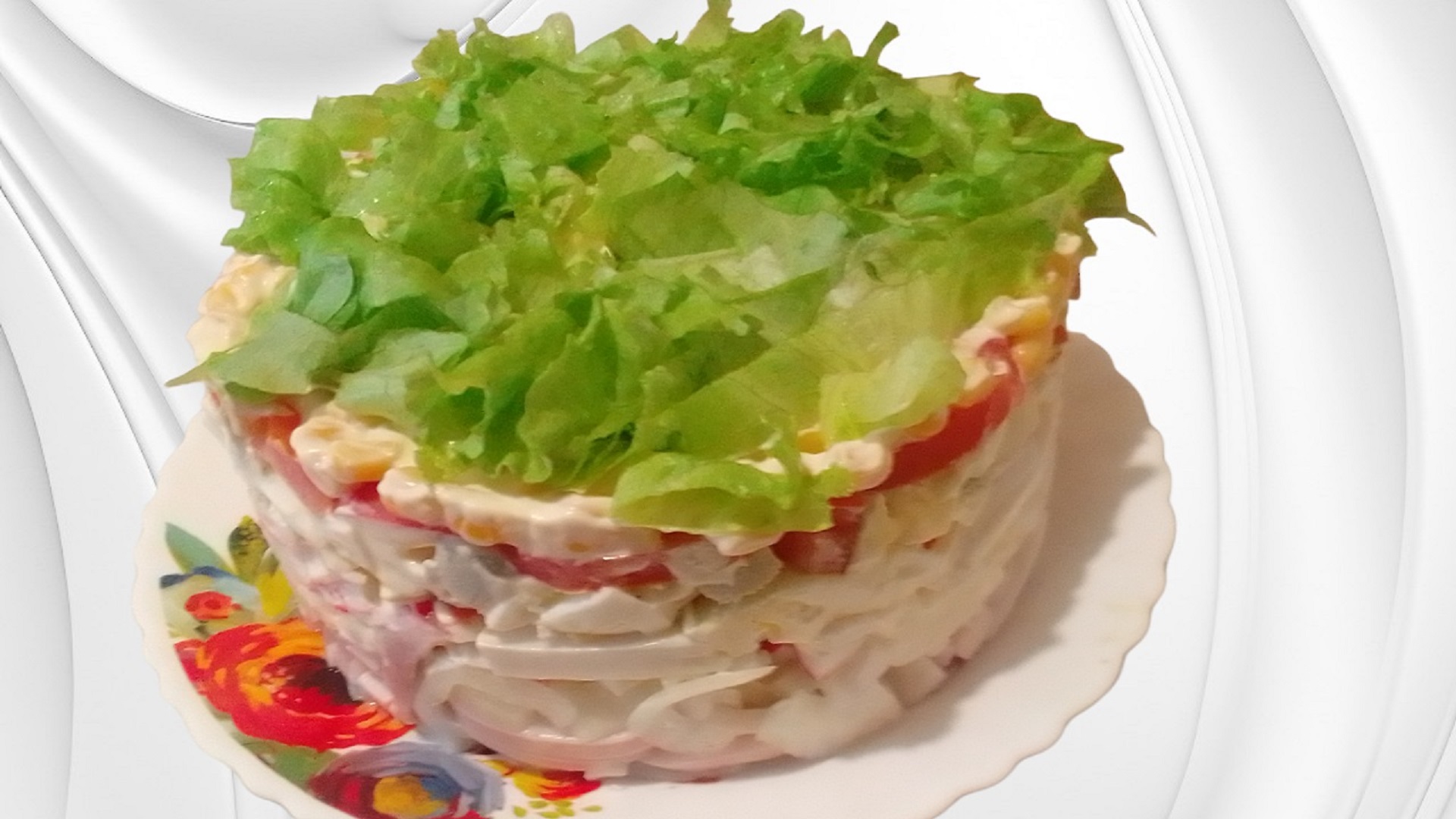 Крабовый салат с рисом. Салат с крабовыми палочками рукколой, шпинатом. Салат крабовый зелёный. Крабовые палочки с рукколой. Авокадо с крабовыми палочками.