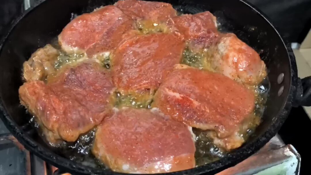 ночной жор приколы. ночной жор. демотиваторы про похудение. девушка у холодильника ночью. девушка у холодильника.