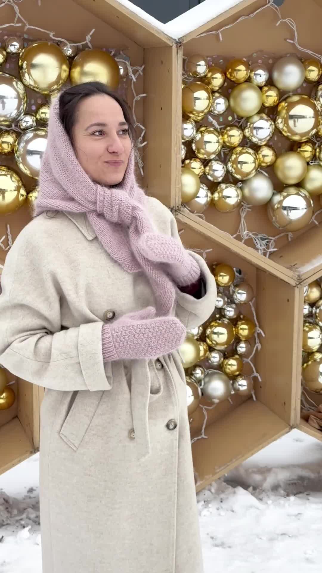 Комплект из пуха норки спицами. Комплект из пуха норки. Шапка и варежки из пуха норки. Комплект из пуха норки для девочки. Снуд из пуха норки спицами.