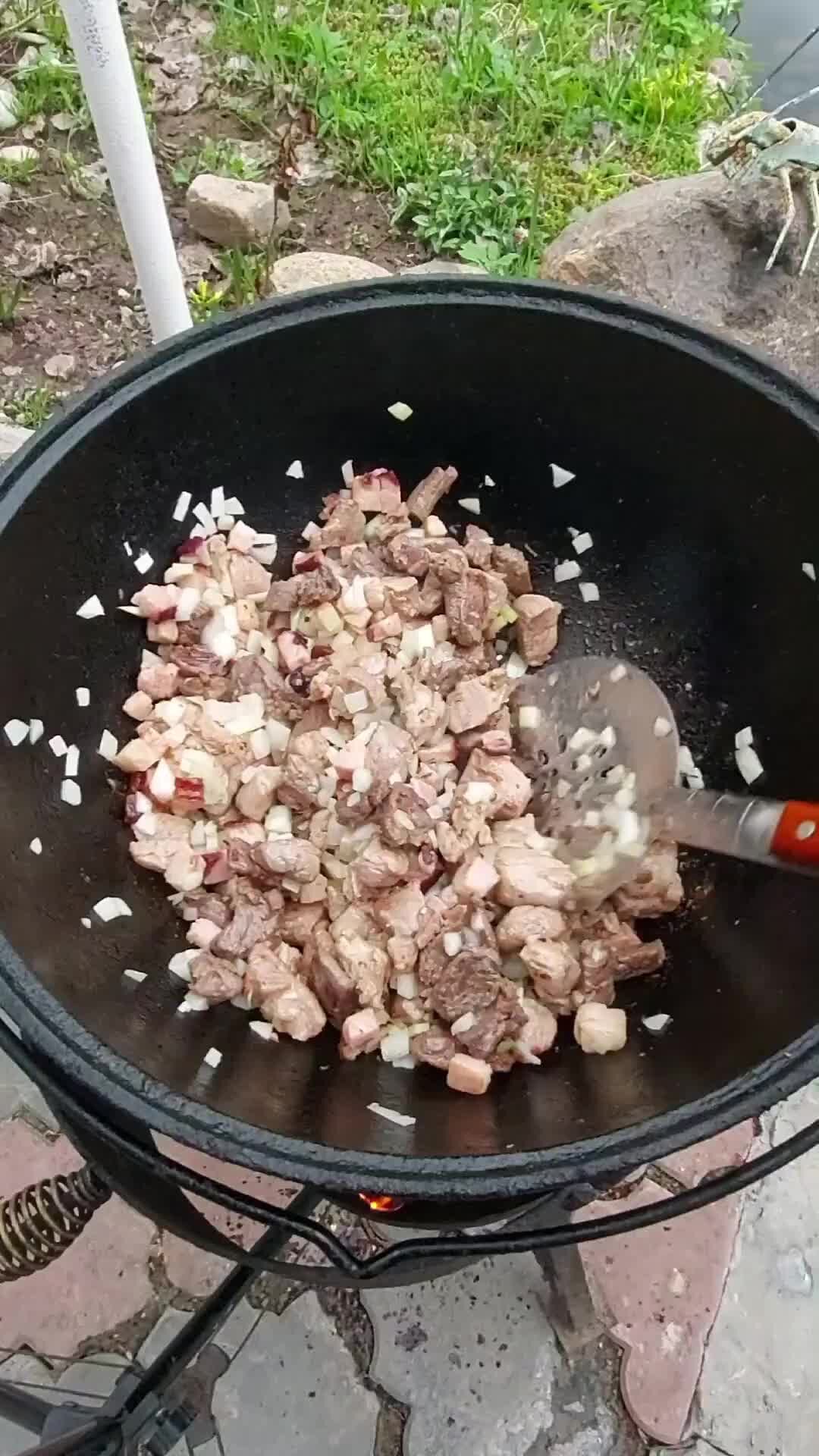 чугун рок группа. литейный цех омутнинска. веселый чугун. плавление металла. чугун прикол.