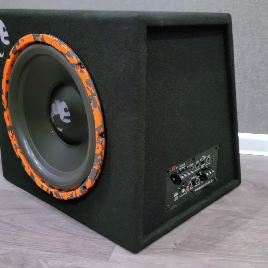 Схема подключения линейного выхода к штатной магнитоле. Схема подключения преобразователя линейных выходов. Как подключить сабвуфер к магнитоле без линейного выхода схема. Подключение сабвуфера к магнитоле без выхода на саб. Для аукса усилитель.