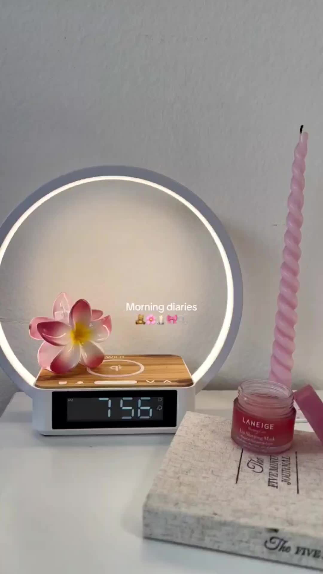 Татьяна буланова синее море текст. Здесь кончается синее море автор. Здесь кончается синее море. Песня моря не кончаются. Синее море песня.