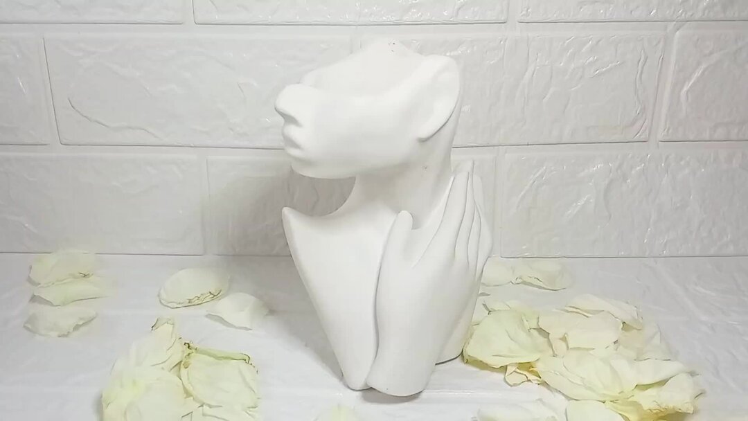 Рельефное панно из гипса. Необычные изделия из глины. Ручная работа из гипса. Артполе гипсовые барельефы. Изделия из гипса.