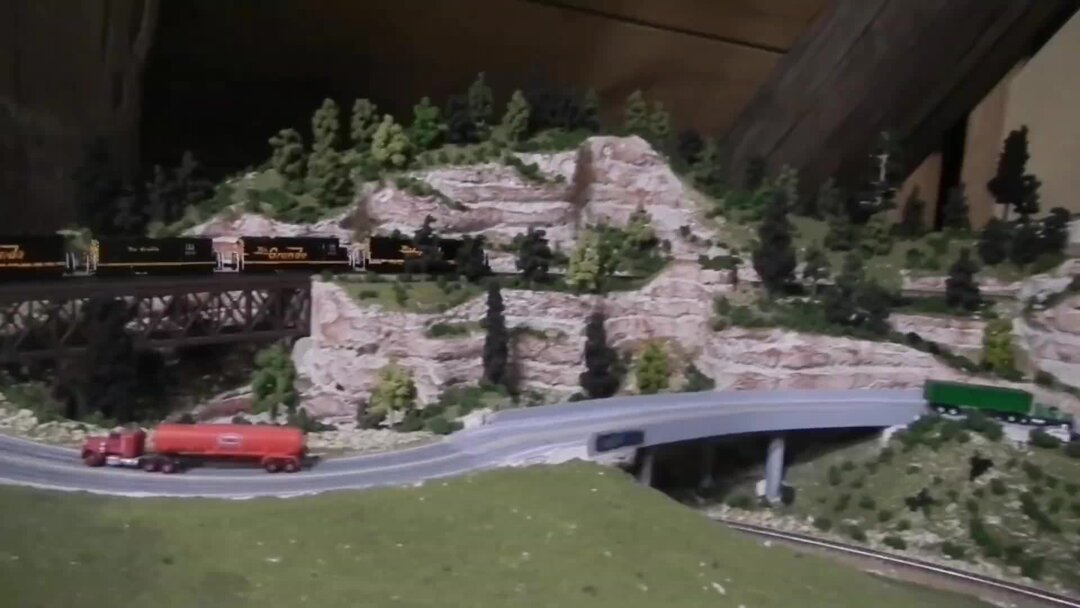 Двухэтажные вагоны рэд. Эд4м нижний тагил. В два железнодорожных вагона. Порядок закрепления вагонов. Ласточка поезд автосцепка.