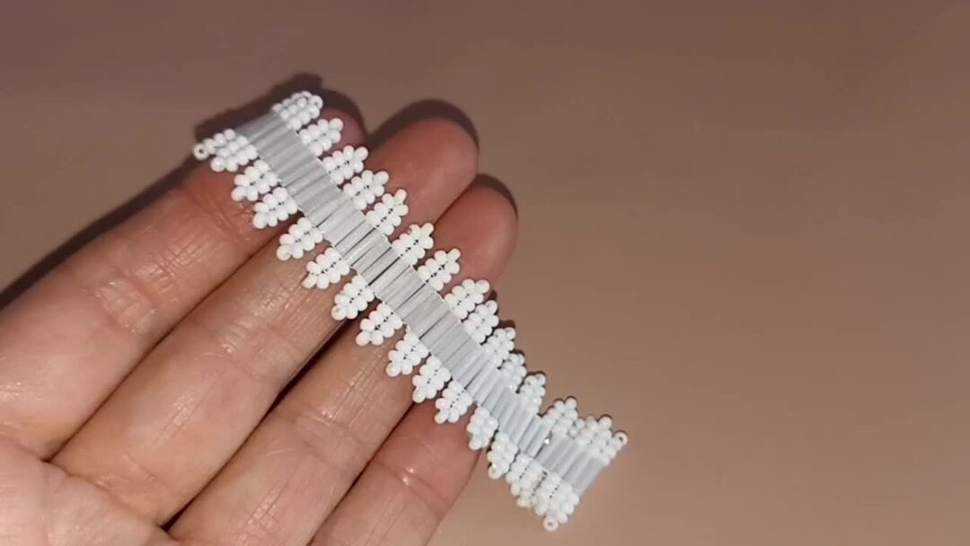 браслет пейот из бисера. браслет пейот плетение. плетение пейот. бисероплетение браслеты. бисерные браслеты.