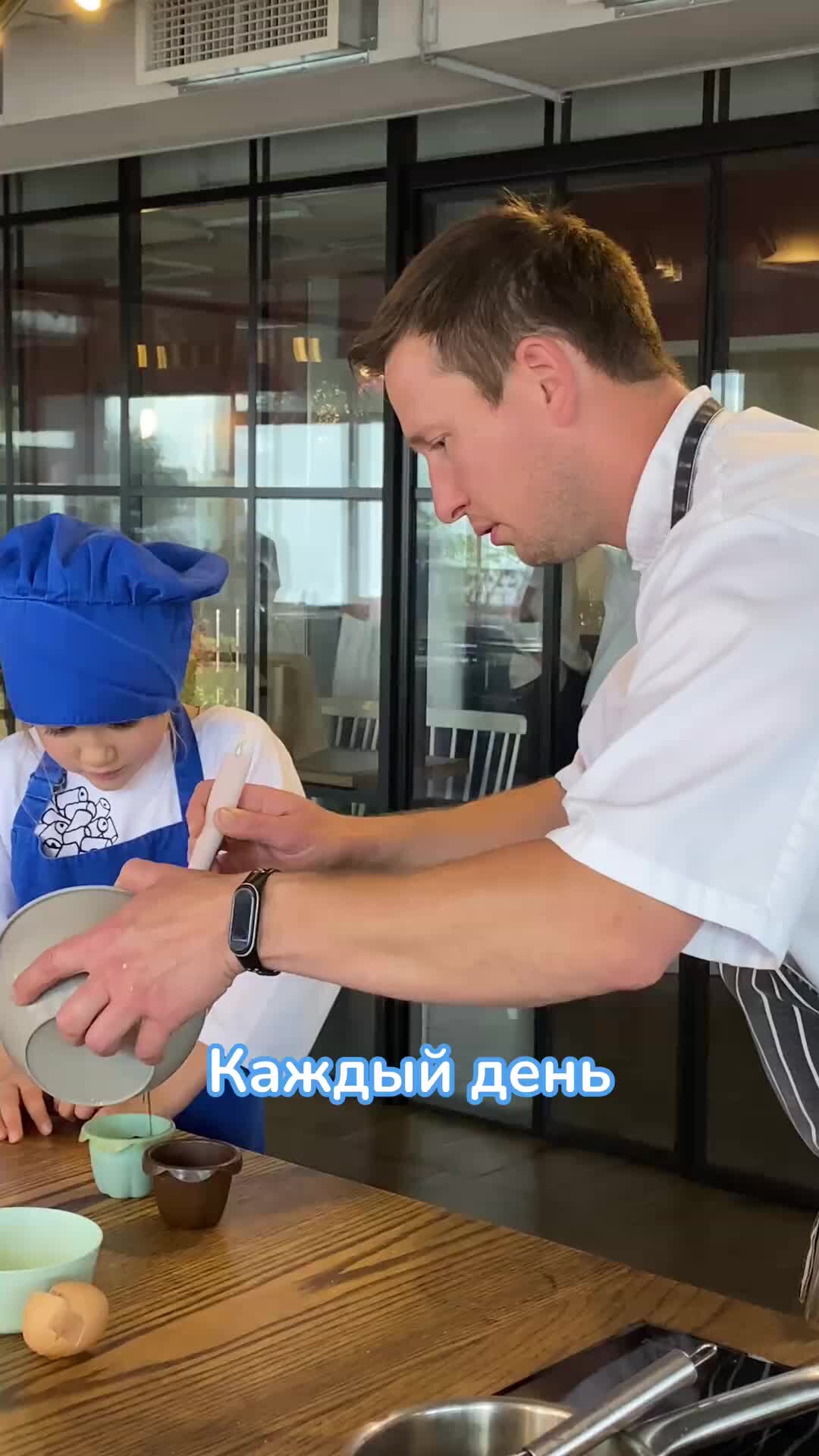 празднование дня рождения подростка. шоколадный фонтан и дети. празднование дня рождения подростка. отпраздновать день рождения. отпраздновать день рождения.