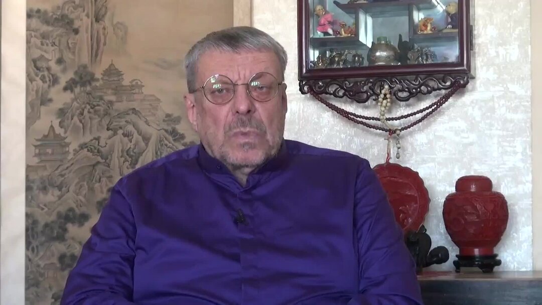 Девятов небополитик