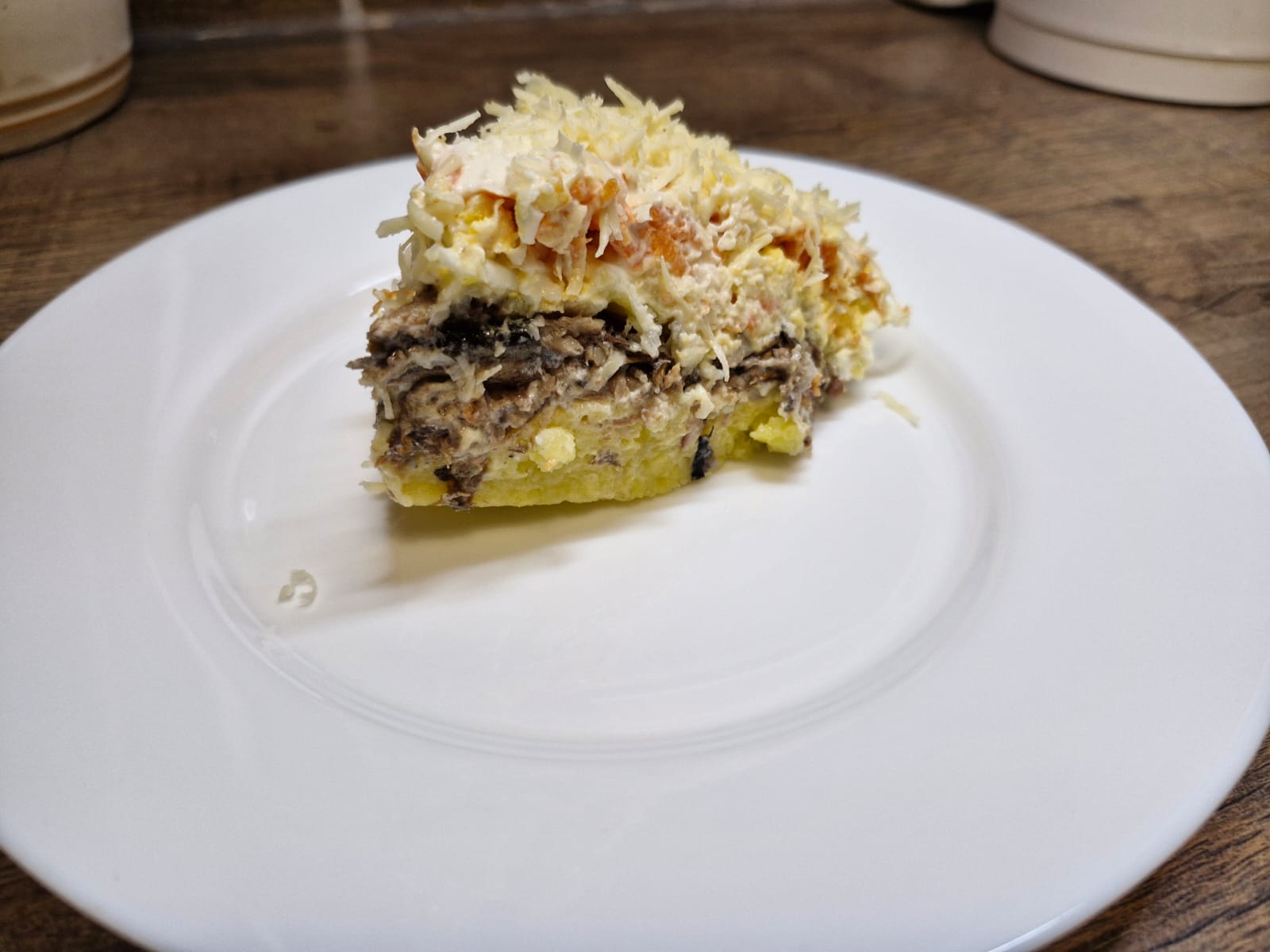 Кухня наизнанку салат со шпротами. Салат со шпротами слоеный. Салат океан со шпротами. Салат нежность со шпротами. Кухня наизнанку салат со шпротами.