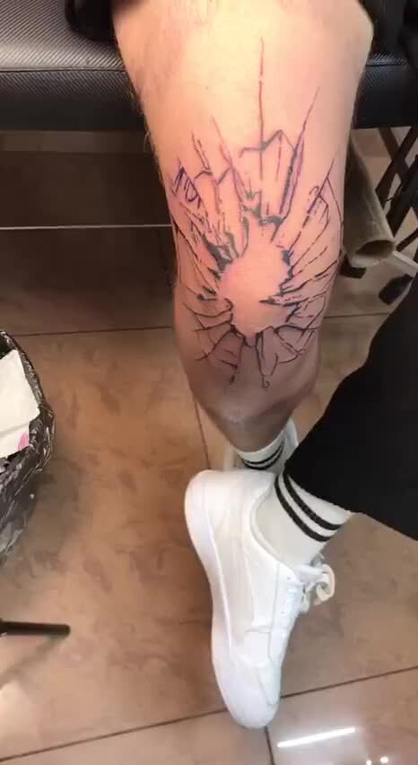 Татуировки на колене для девушек