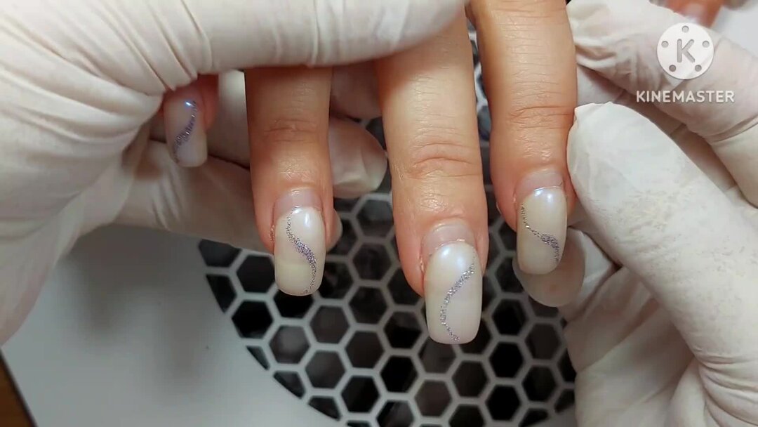 отросшие гелевые ногти. переносили покрытие на ногтях. спиленные ногти после шеллака. ремонт ногтя. ногти после снятия гель лака.