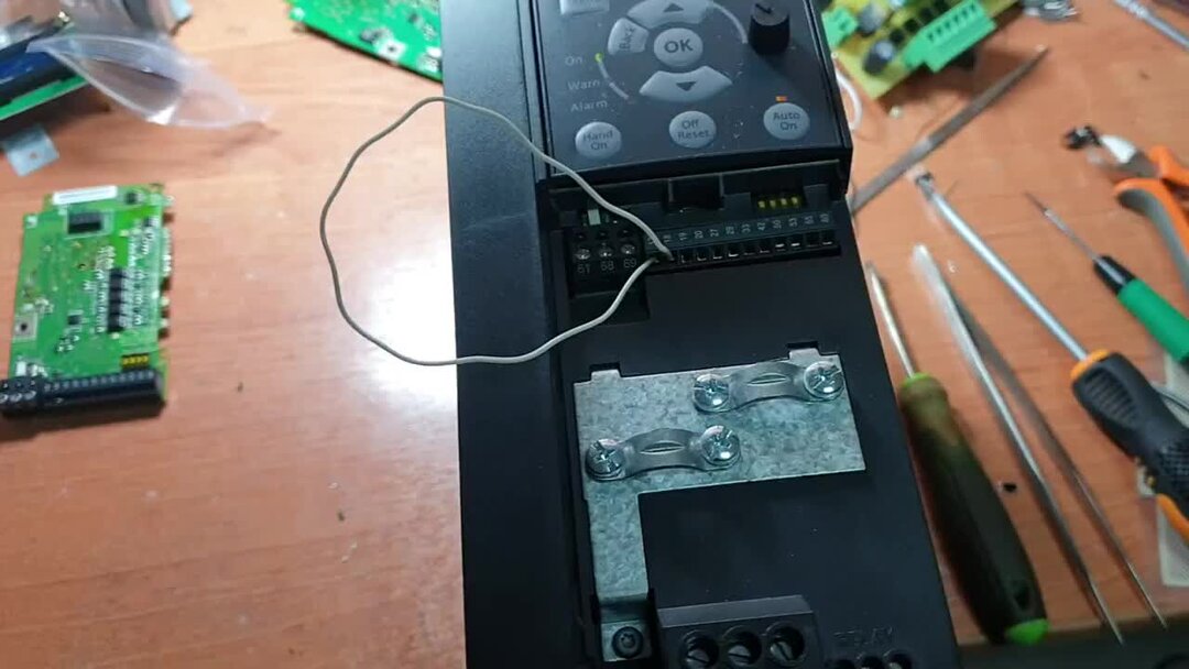 Преобразователь частоты danfoss vlt fc51. Частотный преобразователь danfoss vlt micro drive fc-051. Частотный преобразователь данфосс коды ошибок. Ошибка частотного преобразователя коды ошибок. Сферы применения преобразователя частоты.