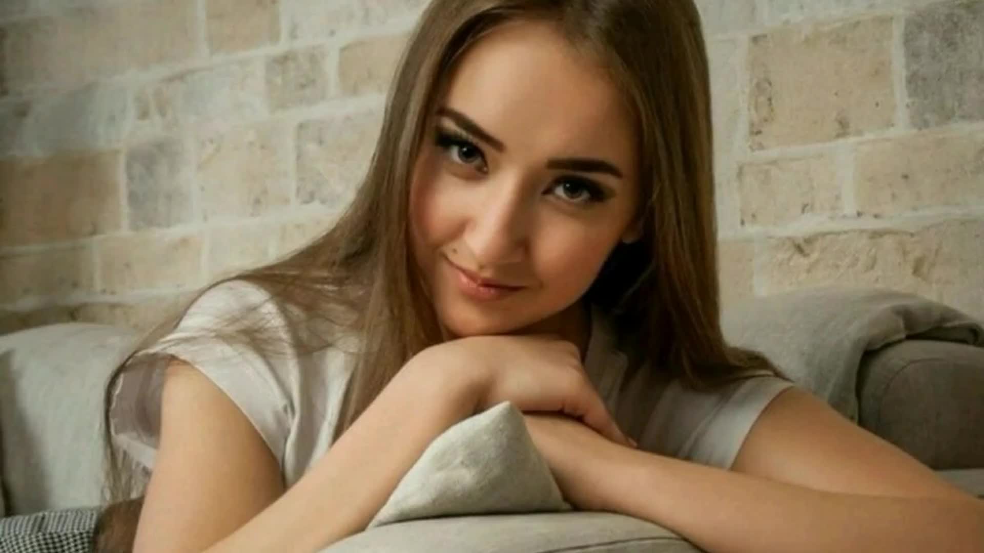 Привлекательная 18. Миловидная девушка. Красивые русские девушки. Красивая молодая женщина. Симпатичные девочки.