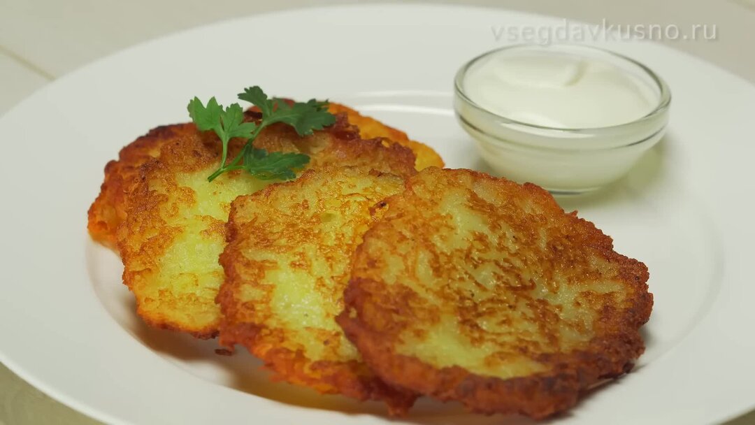 Драники картофельные в духовке. Дранники скортошки. Драники деруны. Дранники скортошки. Деруны.