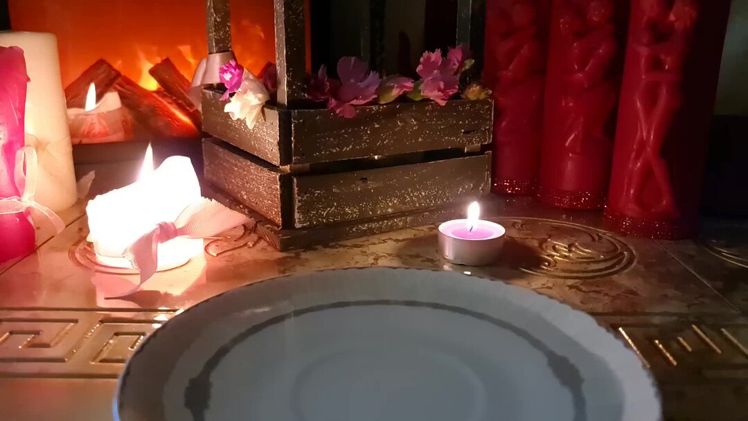 Гадальный воск. Воск в воде. Гадание на воске. Воск для свечей. Фигуры из воска.