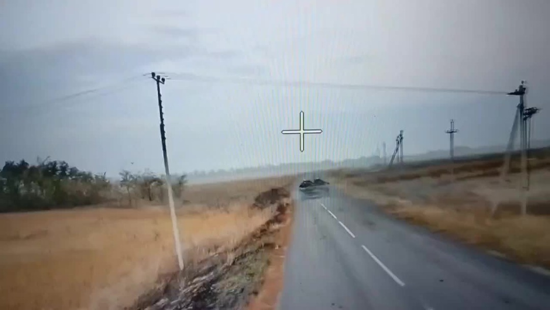 Беспилотник над ульяновском. Бпла самолетного типа. Саратовская область прилетел беспилотник. Беспилотник над москвой. База стратегической авиации в энгельсе.