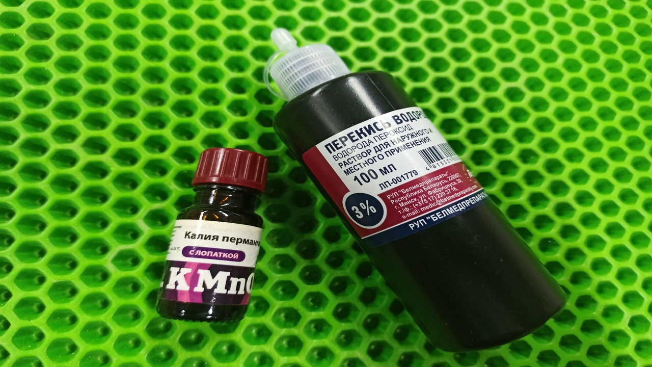 Что будет если в марганцовку добавить. Марганцовка в бензобак. Что будет если в марганцовку добавить. Слабый раствор марганцовки цвет. Калия перманганата калия.