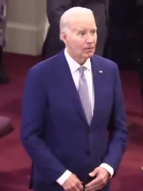 Берите от жизни все цитаты. Самый опасный враг это завистливый друг. Лааааааа. Всю жизнь мы ждём. Я пожалел.