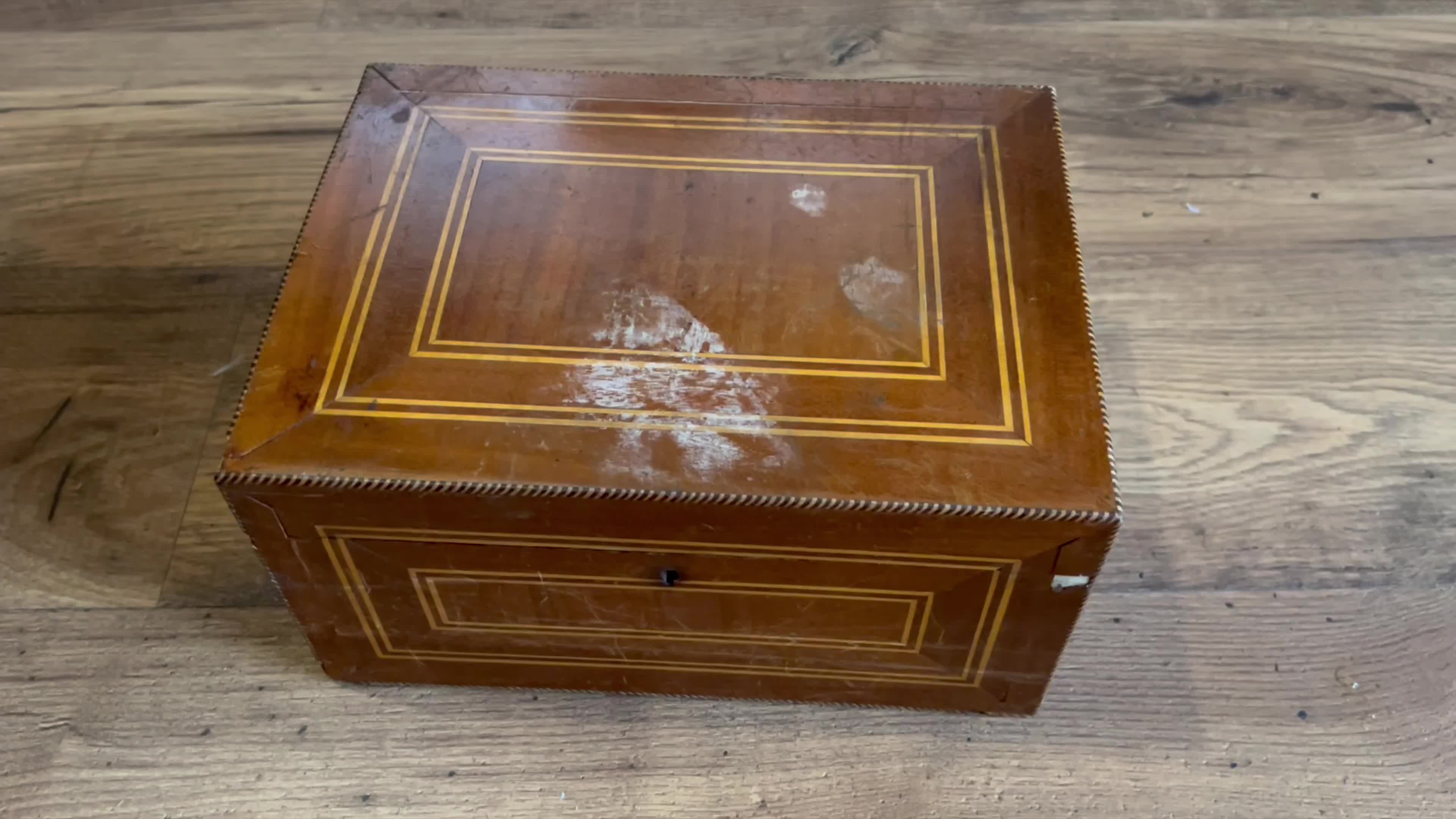 шкатулка для карт декупаж. старая шкатулка играла долго и наполняла дом. древние шкатулки. антиквариатные шкатулка ларец. старая шкатулка играла долго и наполняла дом.