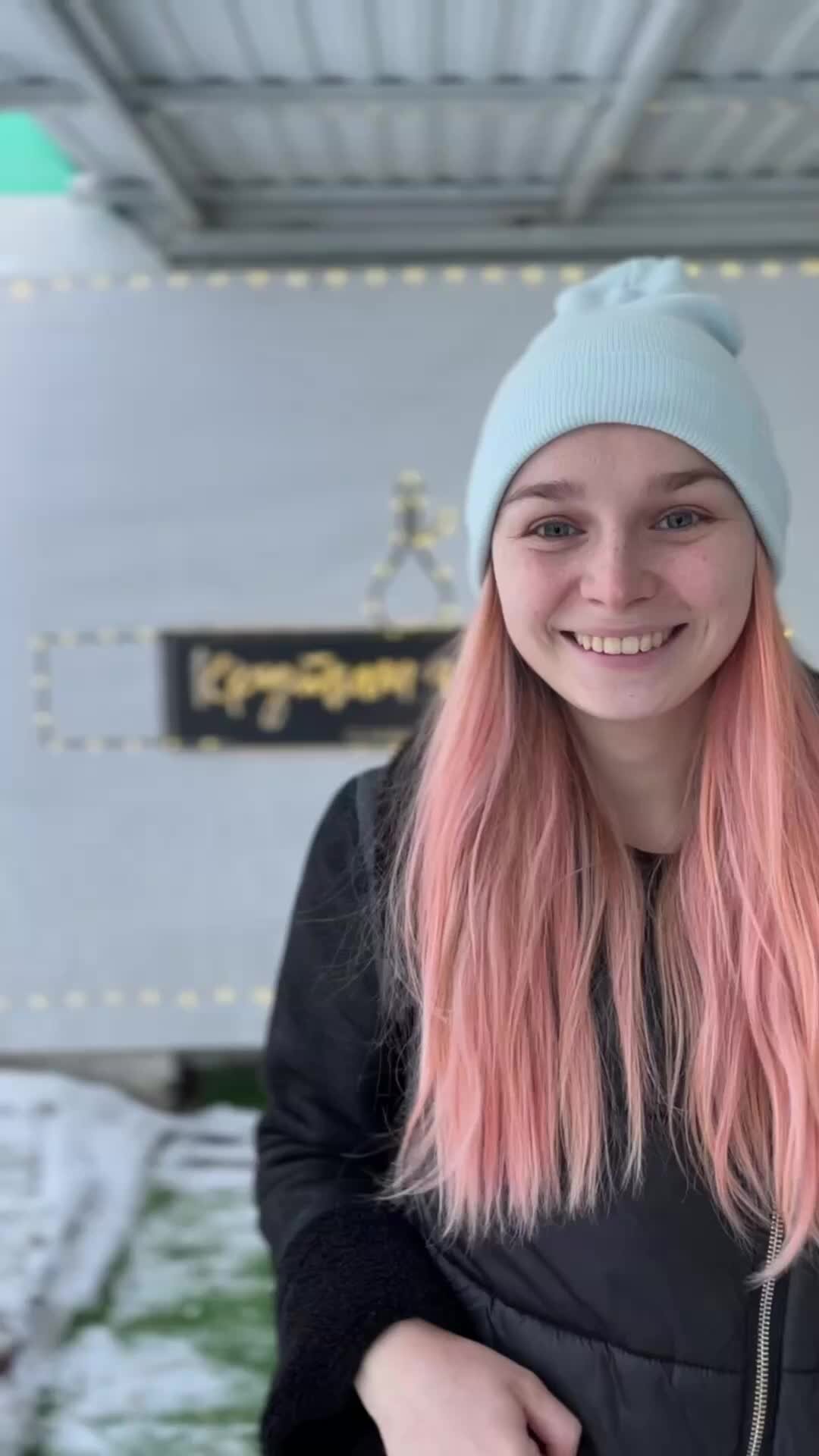 Крутишься в пространстве слушать. Слушать пространство. Пространство в пространстве. Nlo танцы. Перемещение в пространстве.