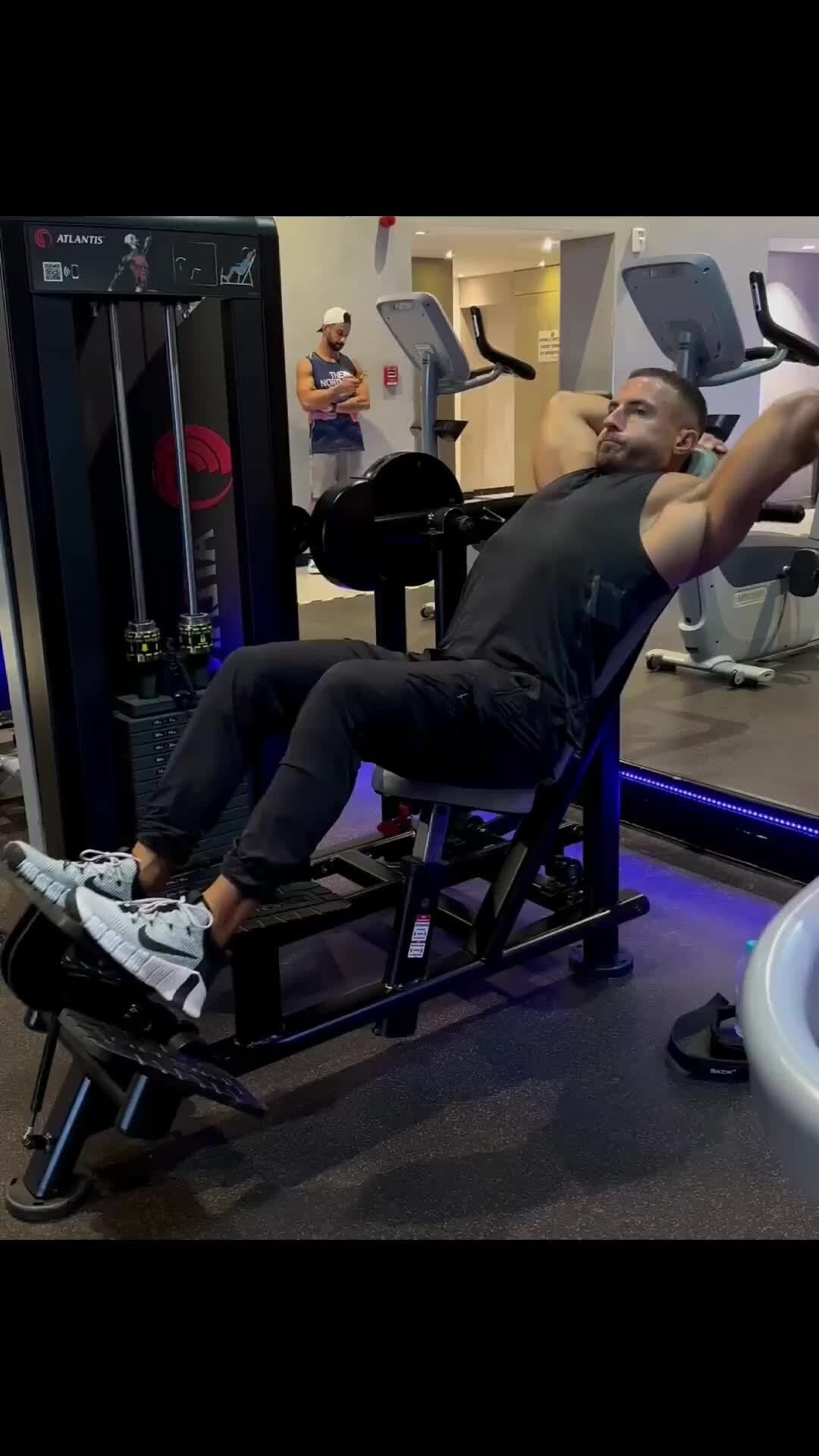 Фитнес клуб gym