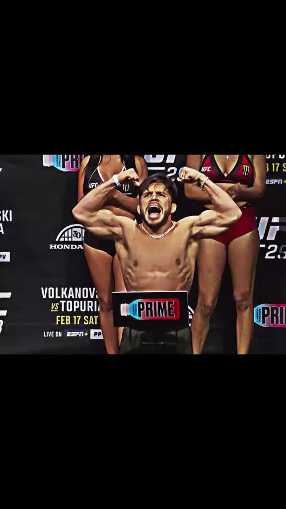 Бенил дариуш тони йеогюсон. Волкановски махачев 1 2. Шогун руа. Юфс топурия волкановски турнир. Юфс 292.