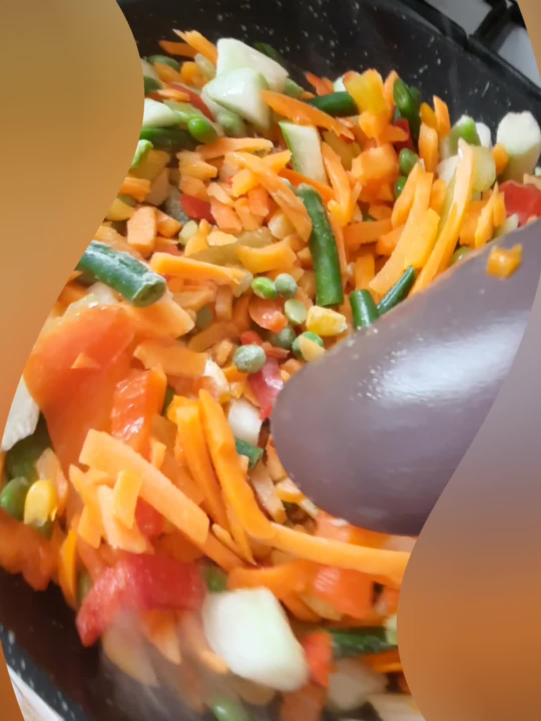 вкусная пицца на сковороде. омлет фриттата. вкусная пицца на сковороде. быстрая пицца на сковородке. домашняя пицца на сковороде.