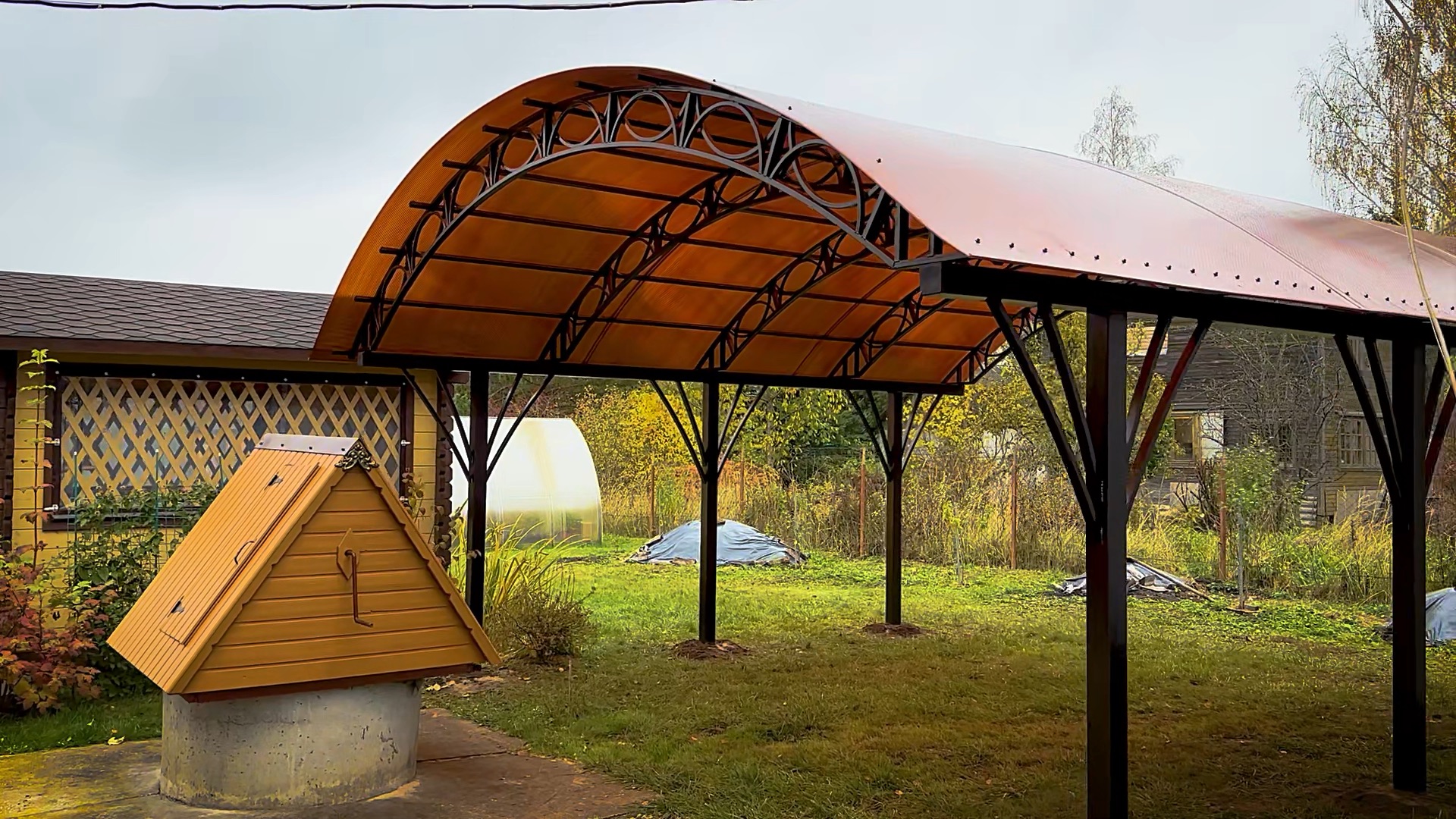 Теневой навес 24 м2 (2,9х8,3 м) 4391. Навес 24. Навес из поликарбоната в электрогорске. Навес кованый автомобильный. 1604 теневой навес 4х6.