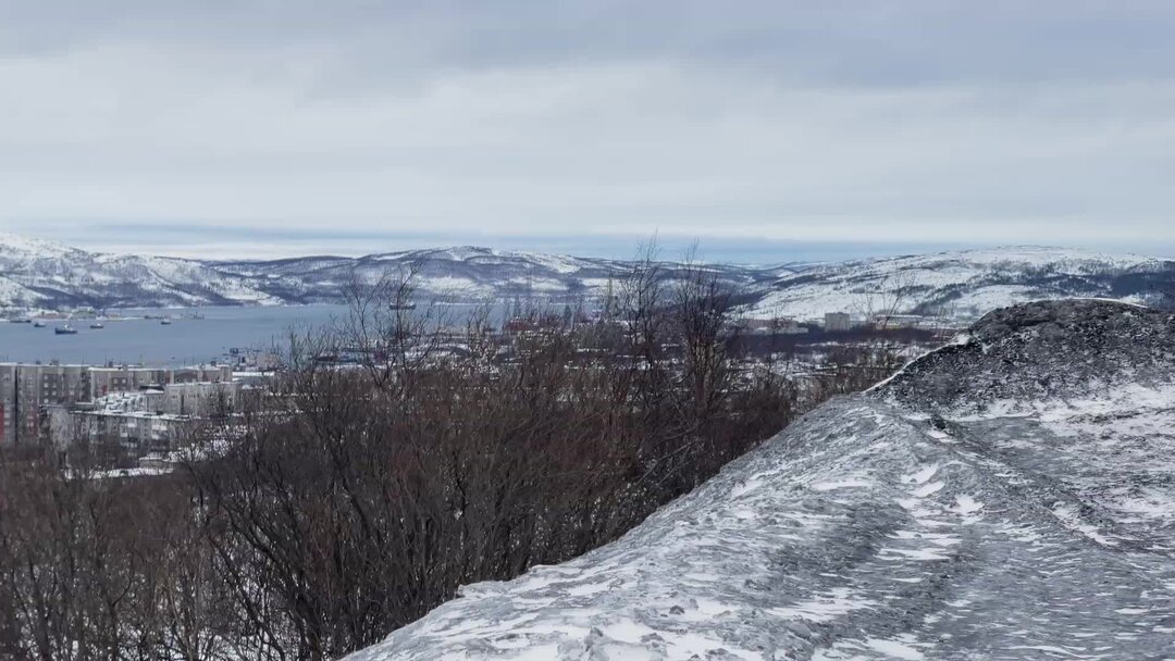 первые лучи солнца в мурманске. сопка солнечная горка мурманск. полярная зима в мурманске. в мурманске солнце в декабре. высота солнца мурманск.