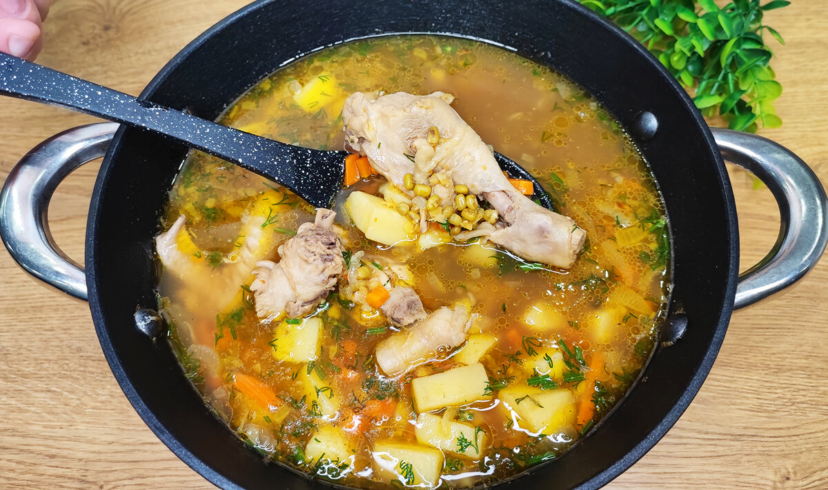 Овощи в кастрюле. Топленое масло с мукой. Зачем добавляют подсолнечное масло в шоколад растопленный. Приготовление овощей. Саке.