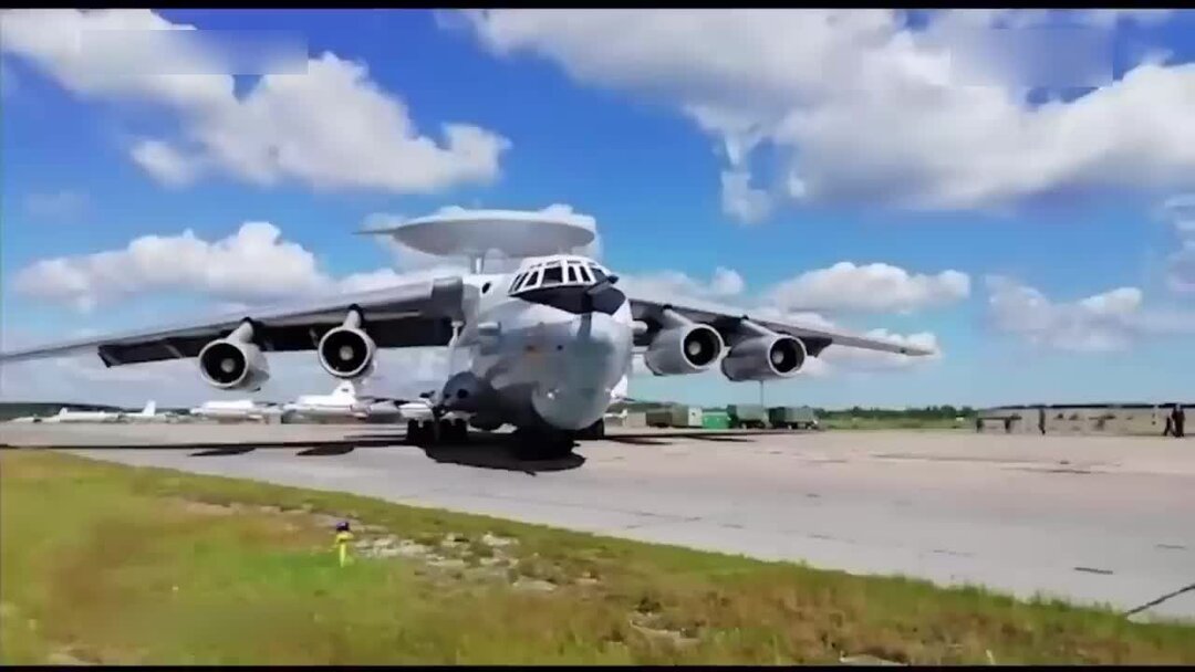 Скорость полета самолета боинг. Почему летает самолет. Какой самолет не взлетит и почему. Памятка для летящих самолетом. Силы действующие на крыло самолета.