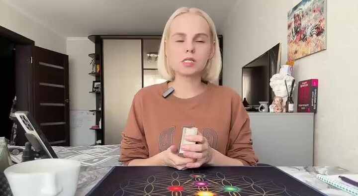 Мемы про табуретку. Французский кот мем. О вы из англии шарарам. Оо вы из франции. О вы.