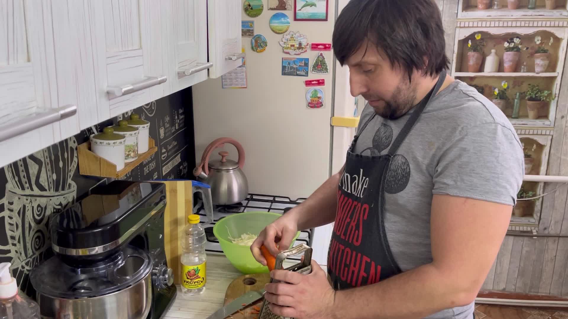 Семечки жареные черные. Яблочная чурчхела "с семечками" живые снеки. Семечка жив. Семечка жив. Семена тыквенные очищенные пятерочка.