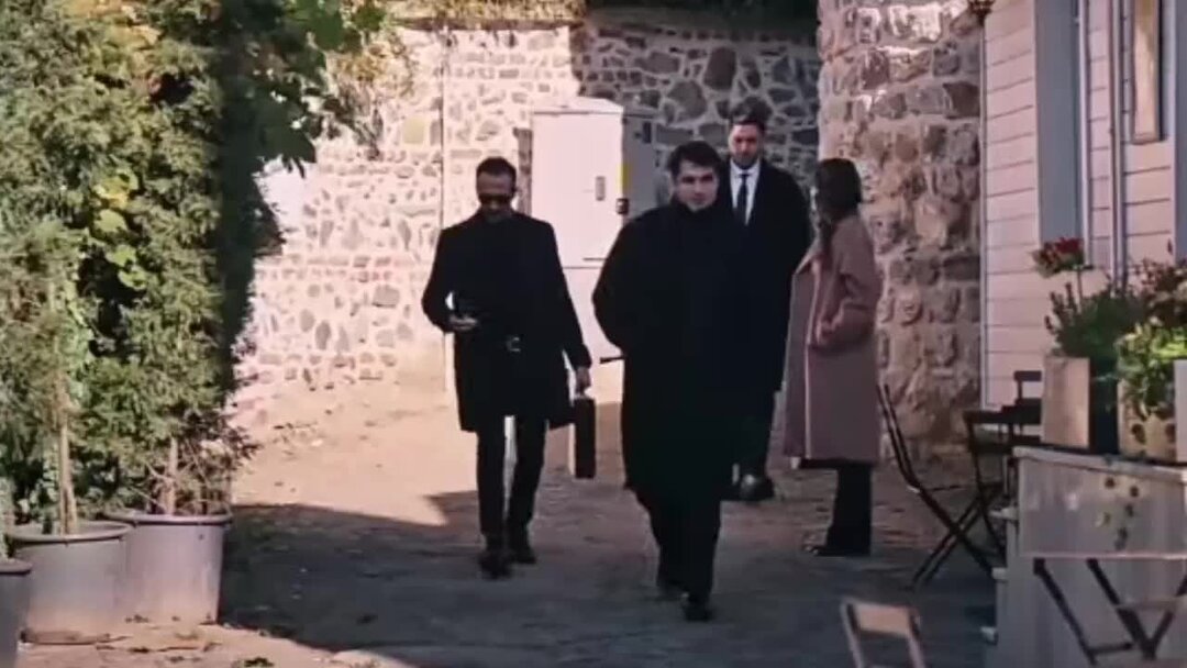 Территория сериал 2023. Модный синдикат сериал 2022. Мандалорец 3й сезон. Великая сериал 2020 екатерина и петр. Оставленные сериал 2014–2017.